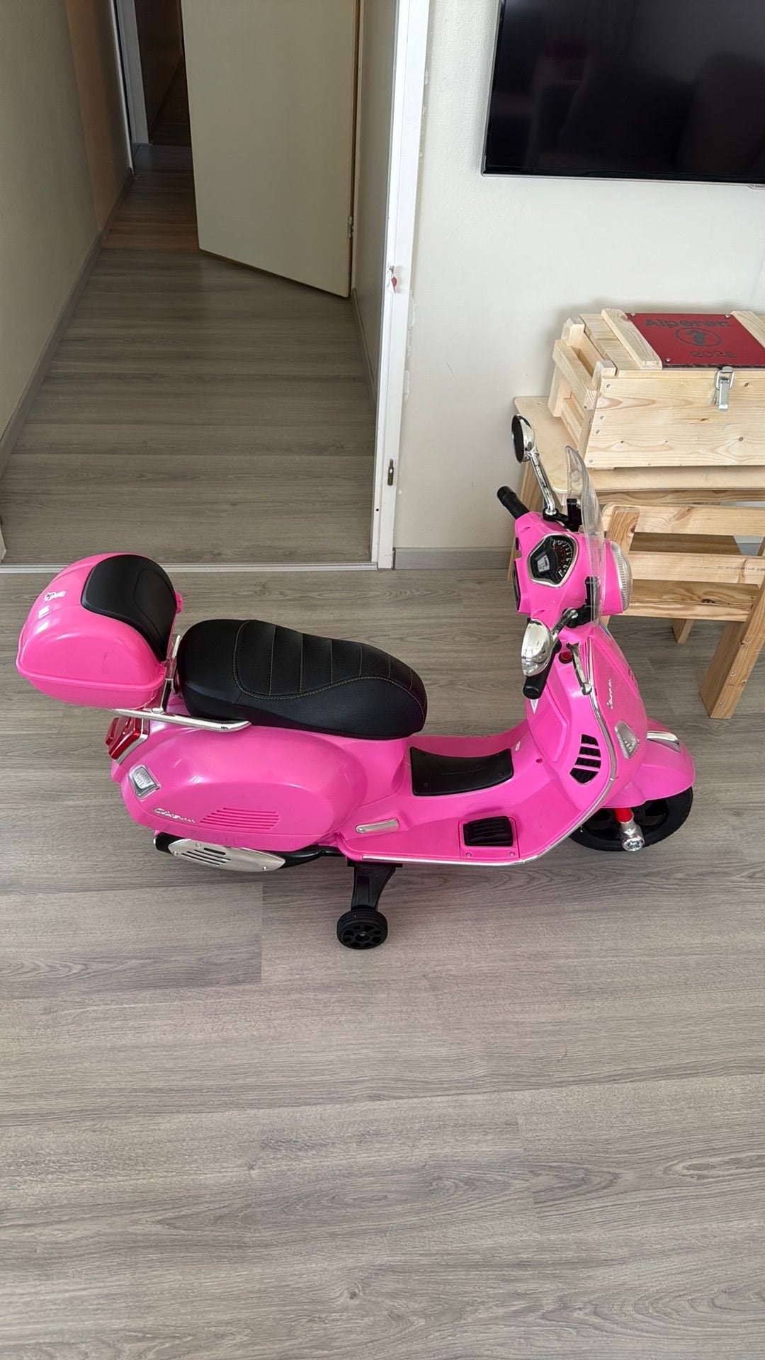 Elektrische kinder scooter hij moet snel weg, Ophalen of Verzenden, Zo goed als nieuw