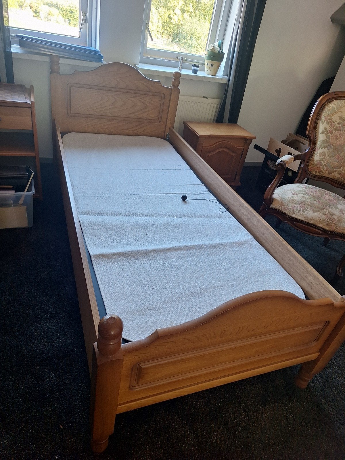 Seniorenbed met nachtkastje, Ophalen, Gebruikt, 90 cm, Eenpersoons