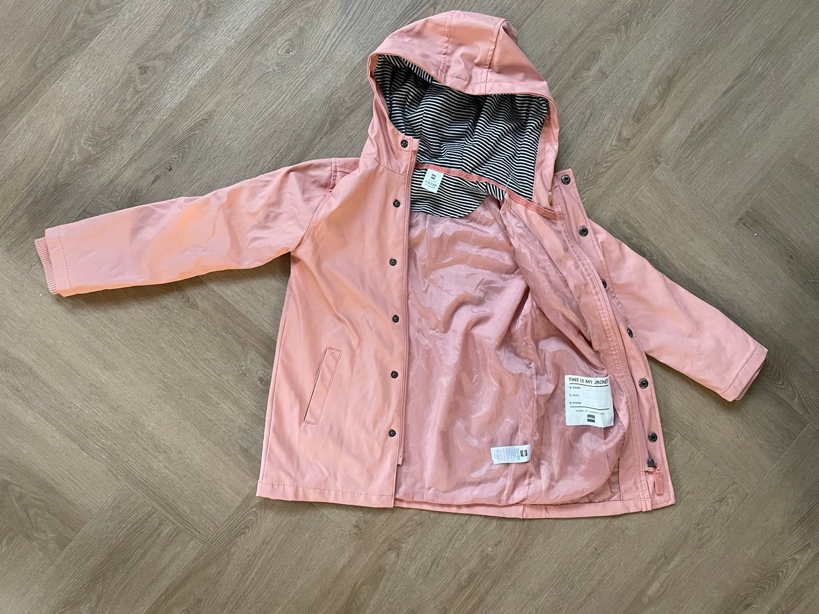 Hema Roze regenjas maat 128, Verzenden, Zo goed als nieuw, Jongen of Meisje, Jas