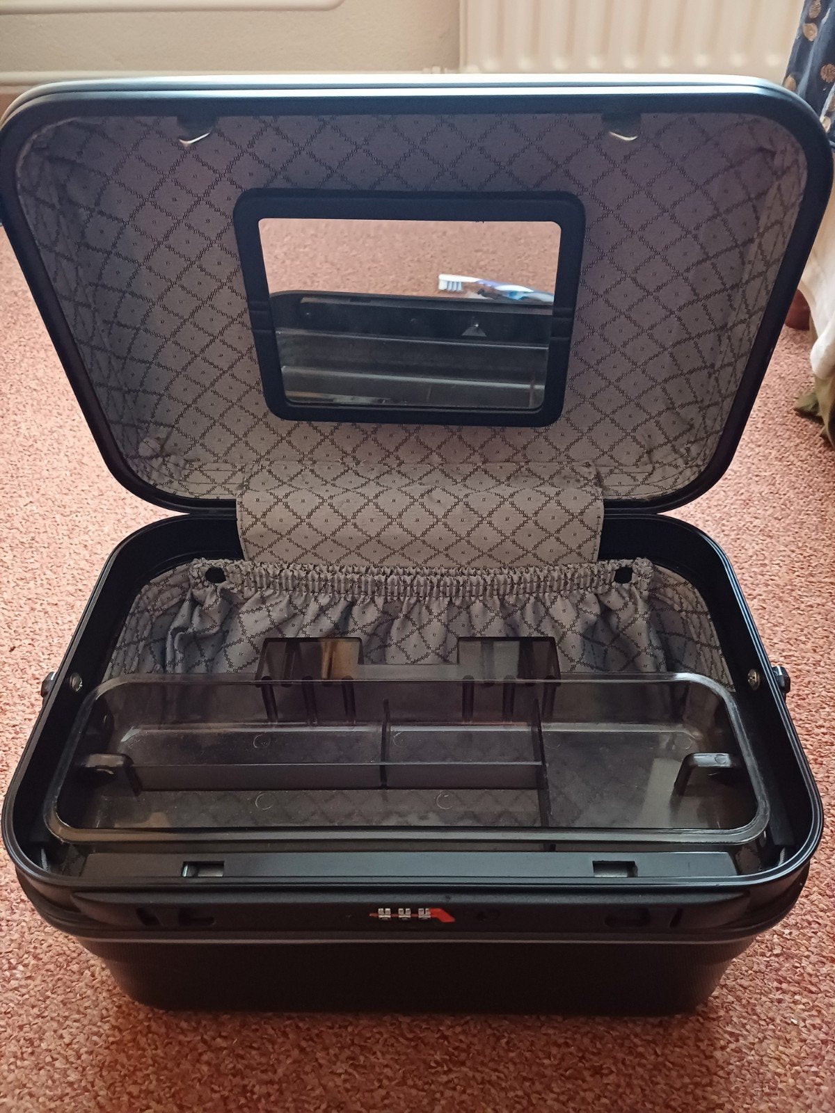 Hardcover beautycase met ongebruikt cijferslot, Ophalen of Verzenden, Nieuw