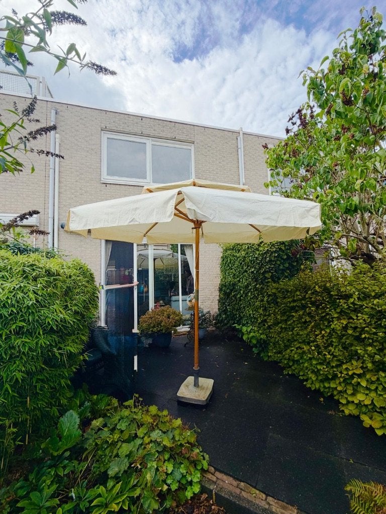 Vintage Katoenen Tuinparasol met Houten Stok (2.60m), Tuin en Terras, Ophalen, Gebruikt, 2 tot 3 meter, Stokparasol