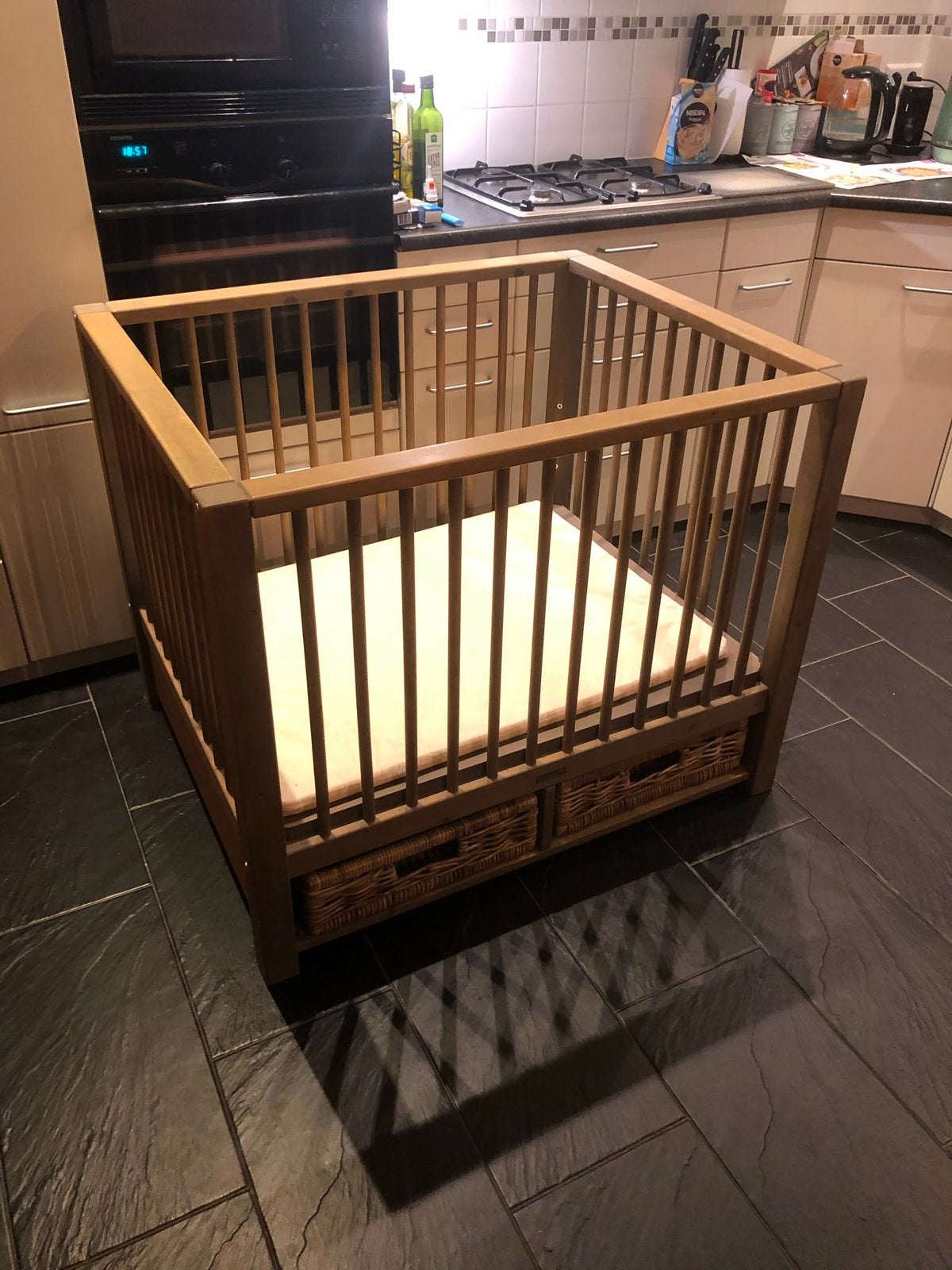 Box met rieten manden, Ophalen, Gebruikt, Vierkant, Boxkleed