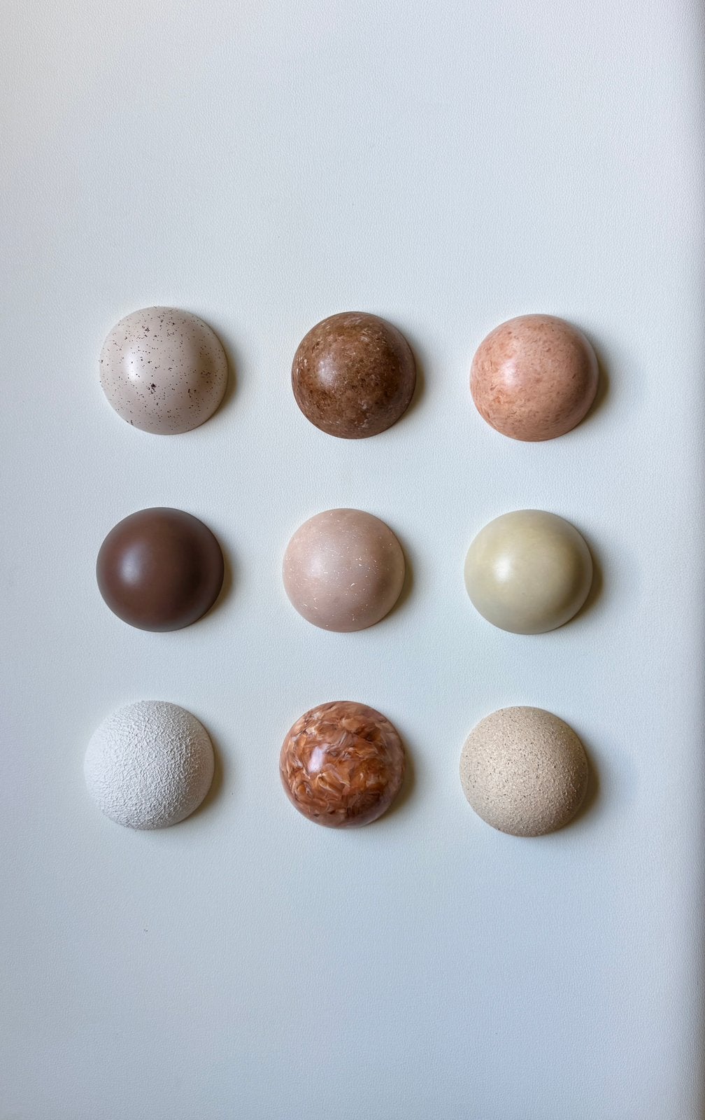 Handgemaakte wall dots muur decoratie, Huis en Inrichting, Ophalen of Verzenden, Nieuw, Steen/keramiek