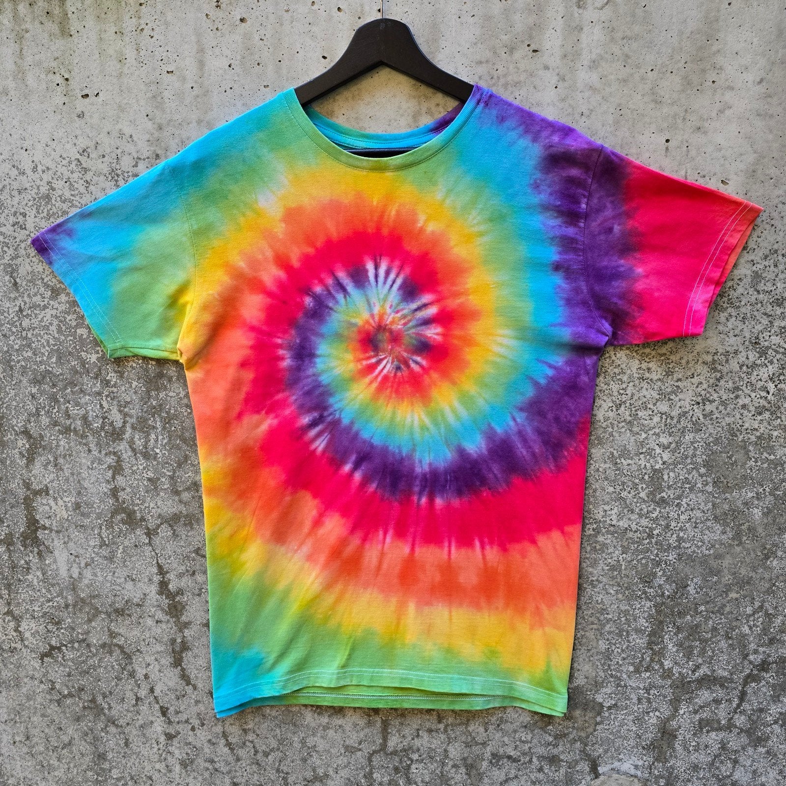 Regenboog spiral tie dye zomer t-shirt unisex maat L, Kleding | Dames, Overige kleuren, Maat 42/44 (L), Nieuw, Ophalen of Verzenden