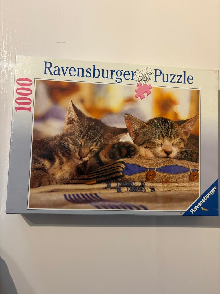 Gesealde Ravensburger Legpuzzel 1000 stukjes Slapende Katjes, Ophalen of Verzenden, 500 t/m 1500 stukjes, Nieuw, Legpuzzel