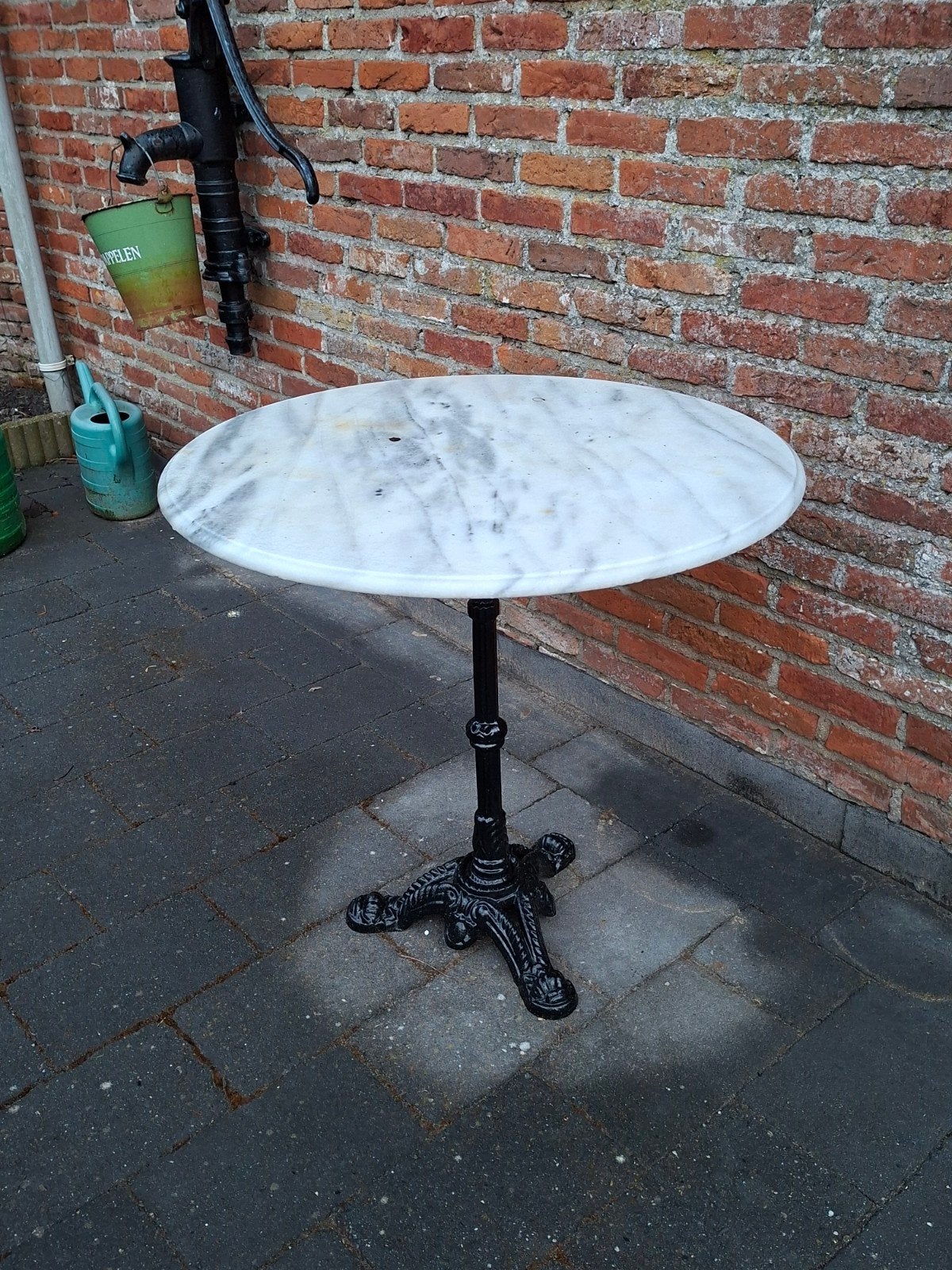 Gietijzeren bistrotafel., Tuin en Terras, Tuintafels, Ophalen, Gebruikt, Rond, Metaal