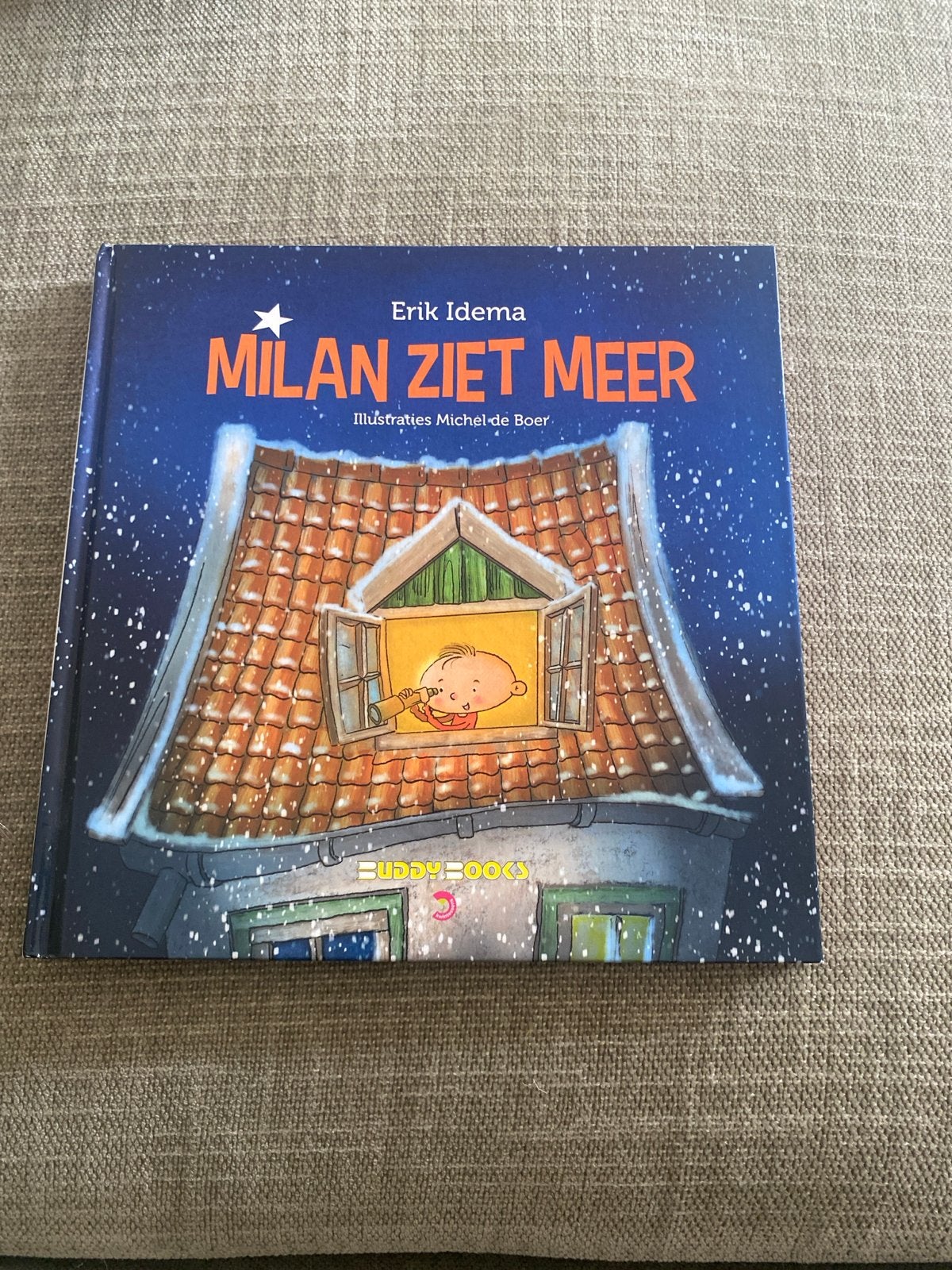 Milan Ziet Meer - Erik Idema (Kinderboek 4-7 jaar), Ophalen of Verzenden, Zo goed als nieuw, 3 tot 4 jaar