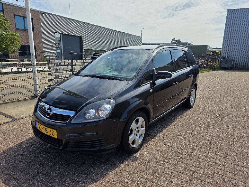 Opel Zafira 1.6 2006 Zwart, Auto's, Voorwielaandrijving, 4 cilinders, 1505 kg, 7 stoelen