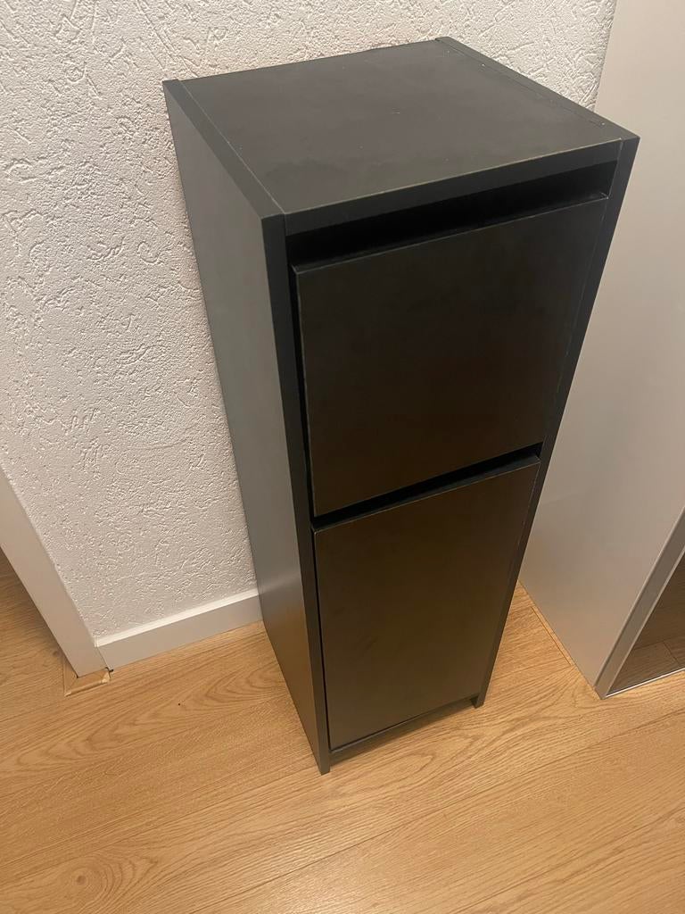 Zwart smal kastje met lades en deurtje, Huis en Inrichting, Kasten | Overige, Ophalen of Verzenden, Gebruikt
