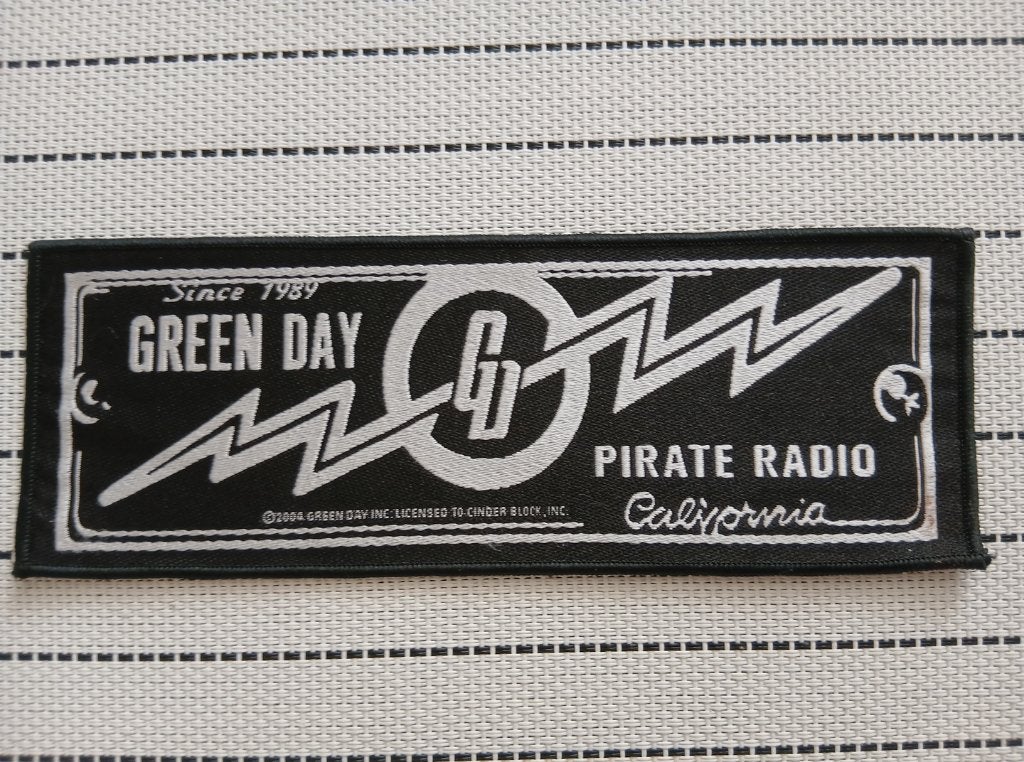 Green Day 2017 pirate radio strip patch g139 -- 6.5 x 19 cm, Verzenden, Nieuw, Kleding