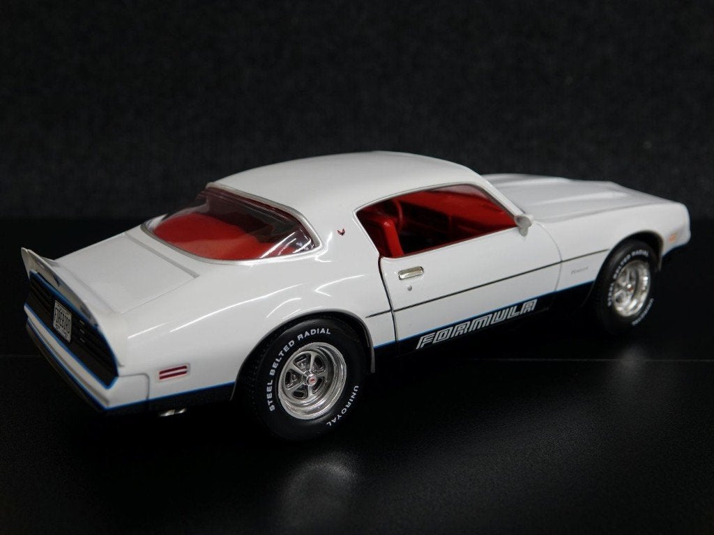 AutoWorld 1:18 1977 Pontiac Firebird Formula, Overige merken, AutoWorld, Auto, Onbekend