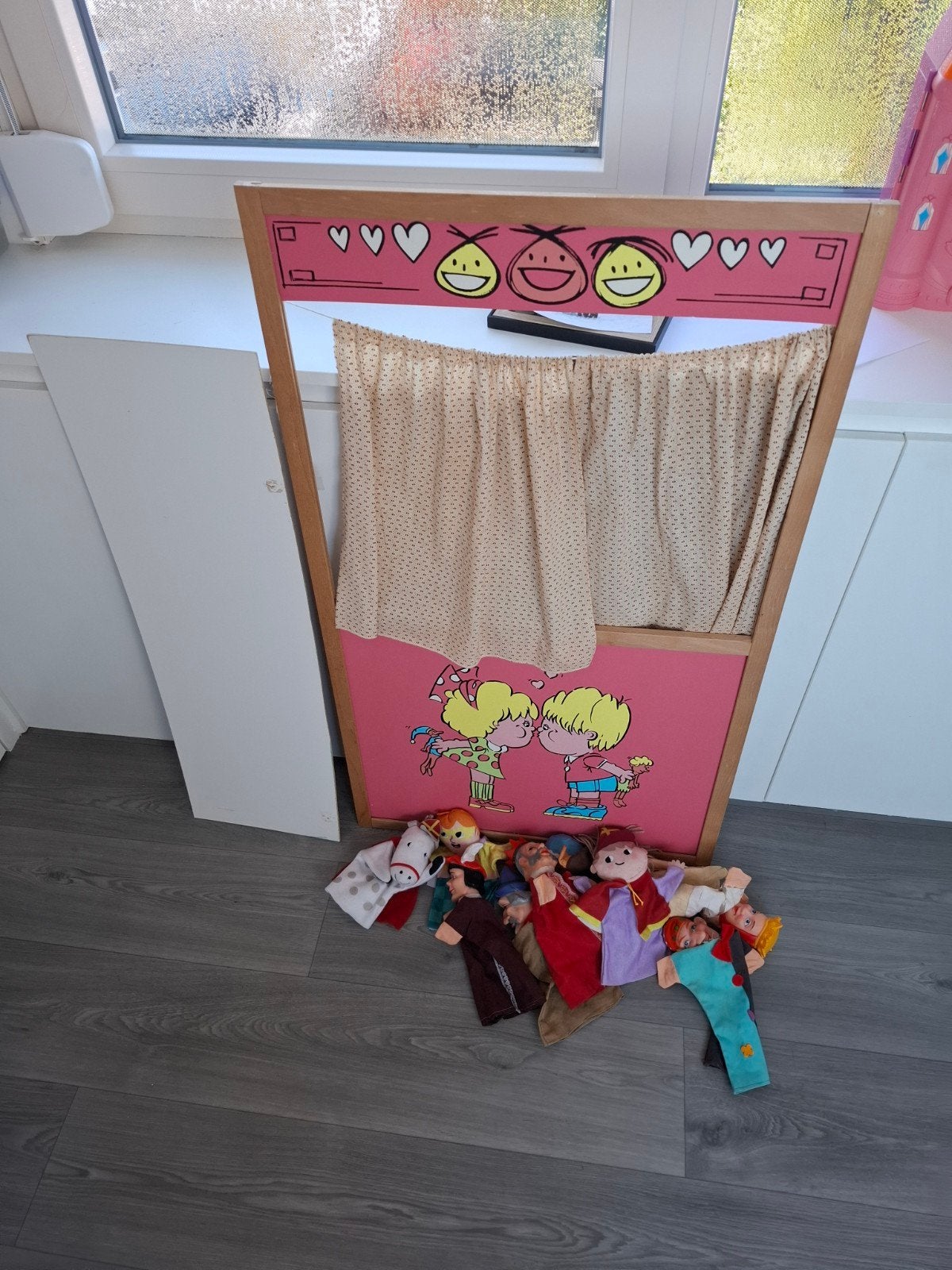 Poppenkast met handpoppen - zijkant moet gemaakt worden, Ophalen, Gebruikt, Overige typen