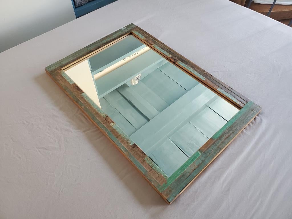 Prachtige spiegel met reclaimed houten frame, Ophalen, Gebruikt, Rechthoekig, 50 tot 75 cm