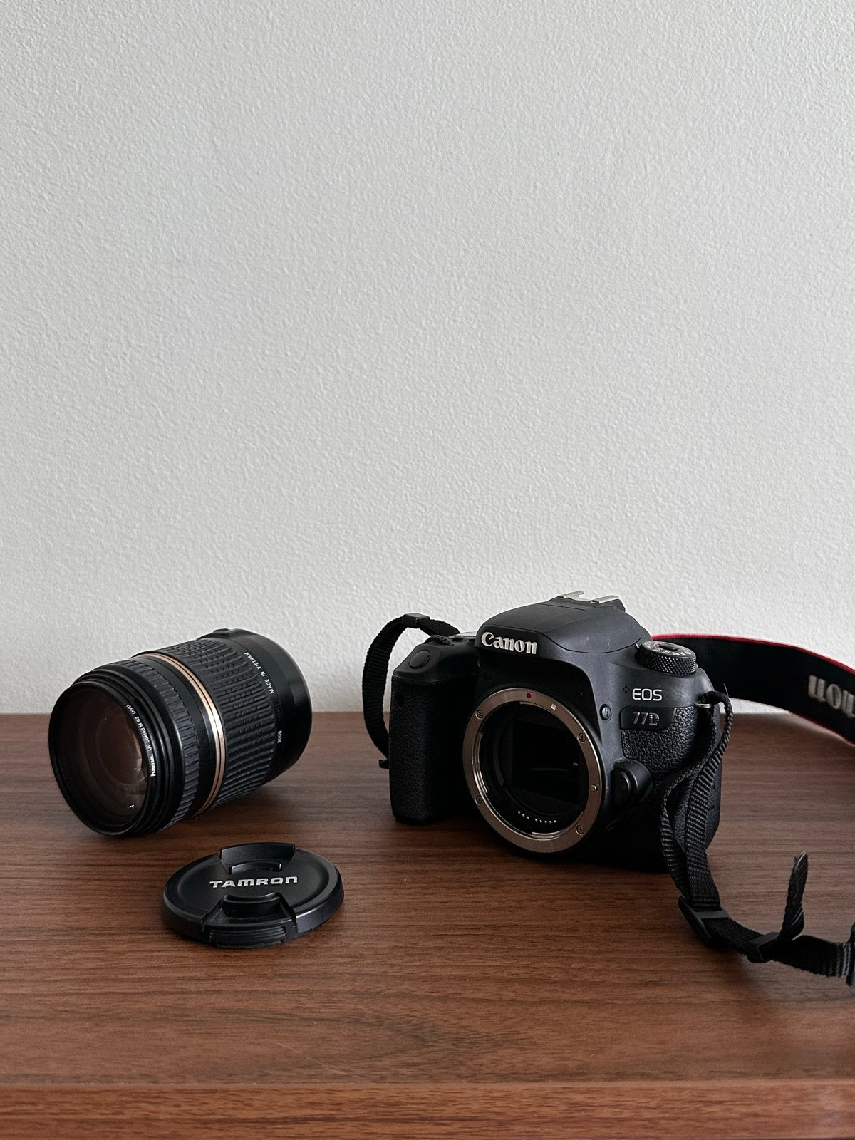 Canon EOS 77D + Tamron 18-270mm VC Lens + 2 Accu's, Gebruikt, Spiegelreflex, Canon, Ophalen of Verzenden