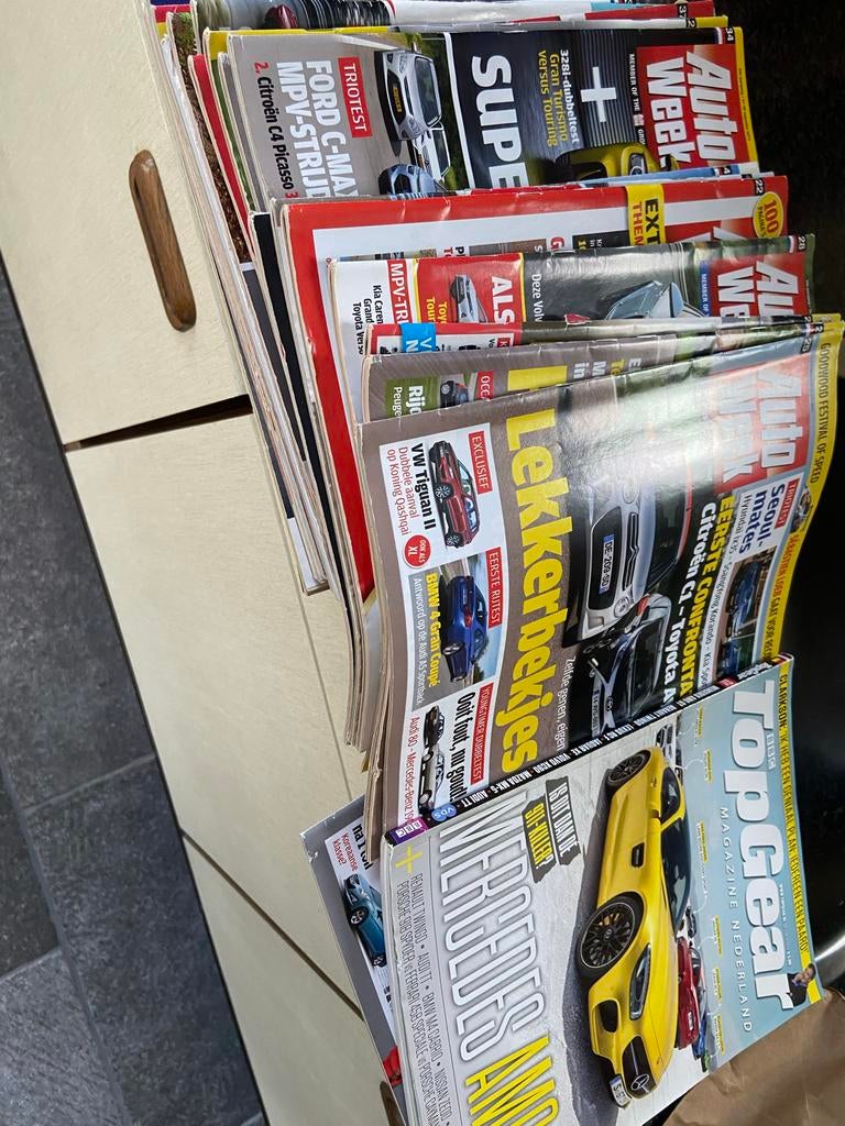 Diverse autotijdschriften: AutoWeek, TopGear, Boeken, Tijdschriften en Kranten, Ophalen, Zo goed als nieuw, Overige typen