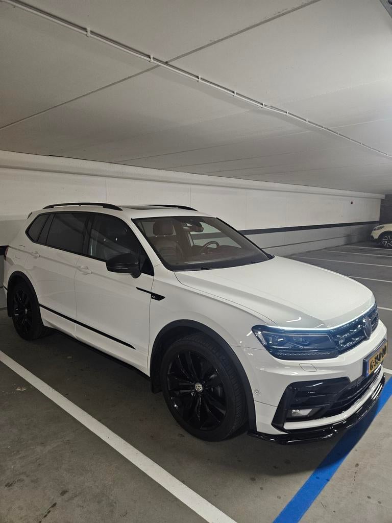 Volkswagen Tiguan Allspace R-Line 1.5 TSI 2019 Wit 7p bomvol, 4 cilinders, 150 pk, 7 stoelen, Wit