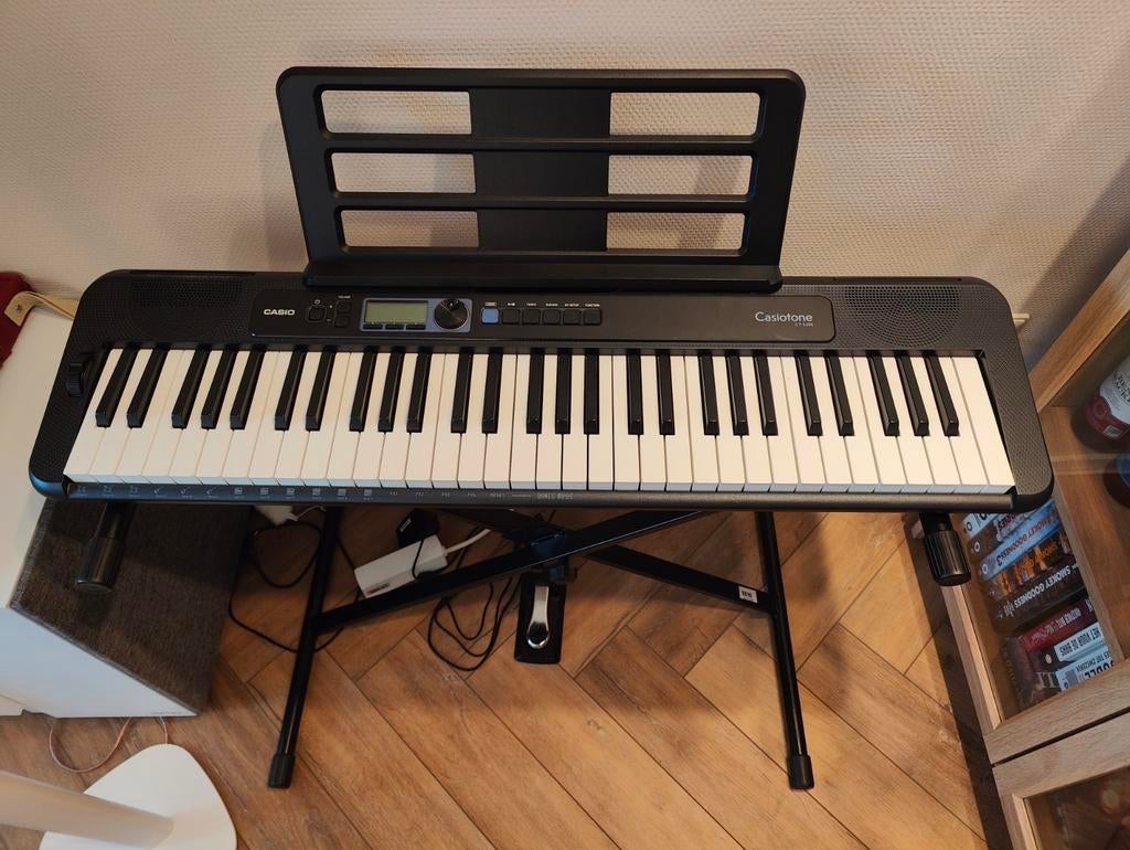Casio Casiotone ct-s300 - als nieuw - 4 jaar oud, Muziek en Instrumenten, Keyboards, Ophalen, Zo goed als nieuw, 61 toetsen, Casio