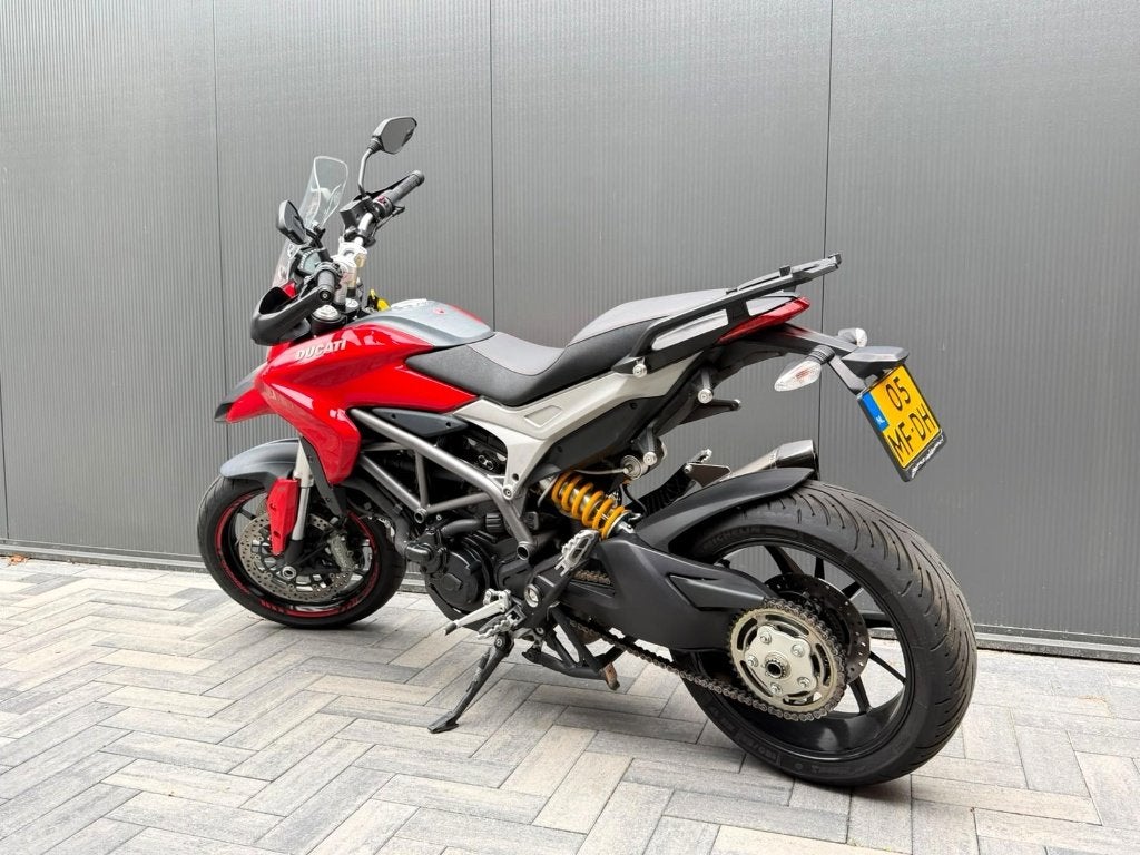 Ducati hypermotard 821 - Akrapovic - Nieuwstaat, Motoren, 2 cilinders, ABS, Motorrijbewijs A, Gebruikt