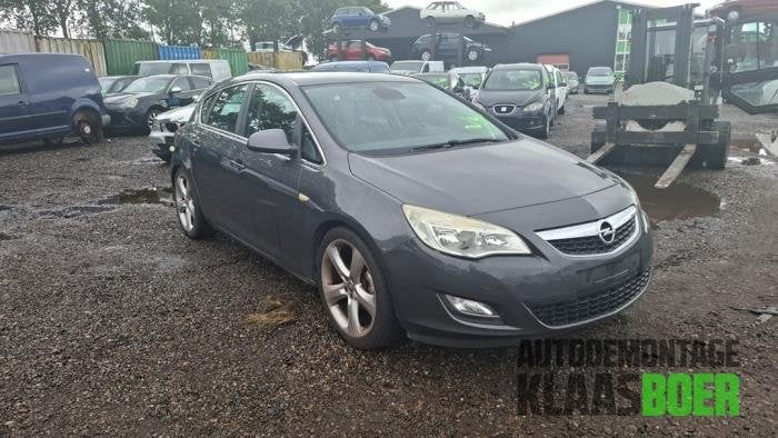 Scherm rechts-voor van een Opel Astra (Z177), Gebruikt, -, -, Ophalen of Verzenden