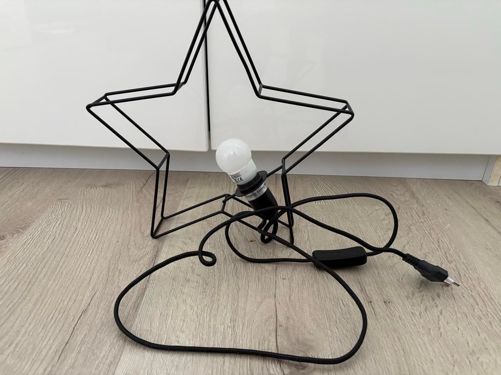 Zwarte tafellamp in stervorm - Modern design, Ophalen of Verzenden, Zo goed als nieuw, Metaal, Modern