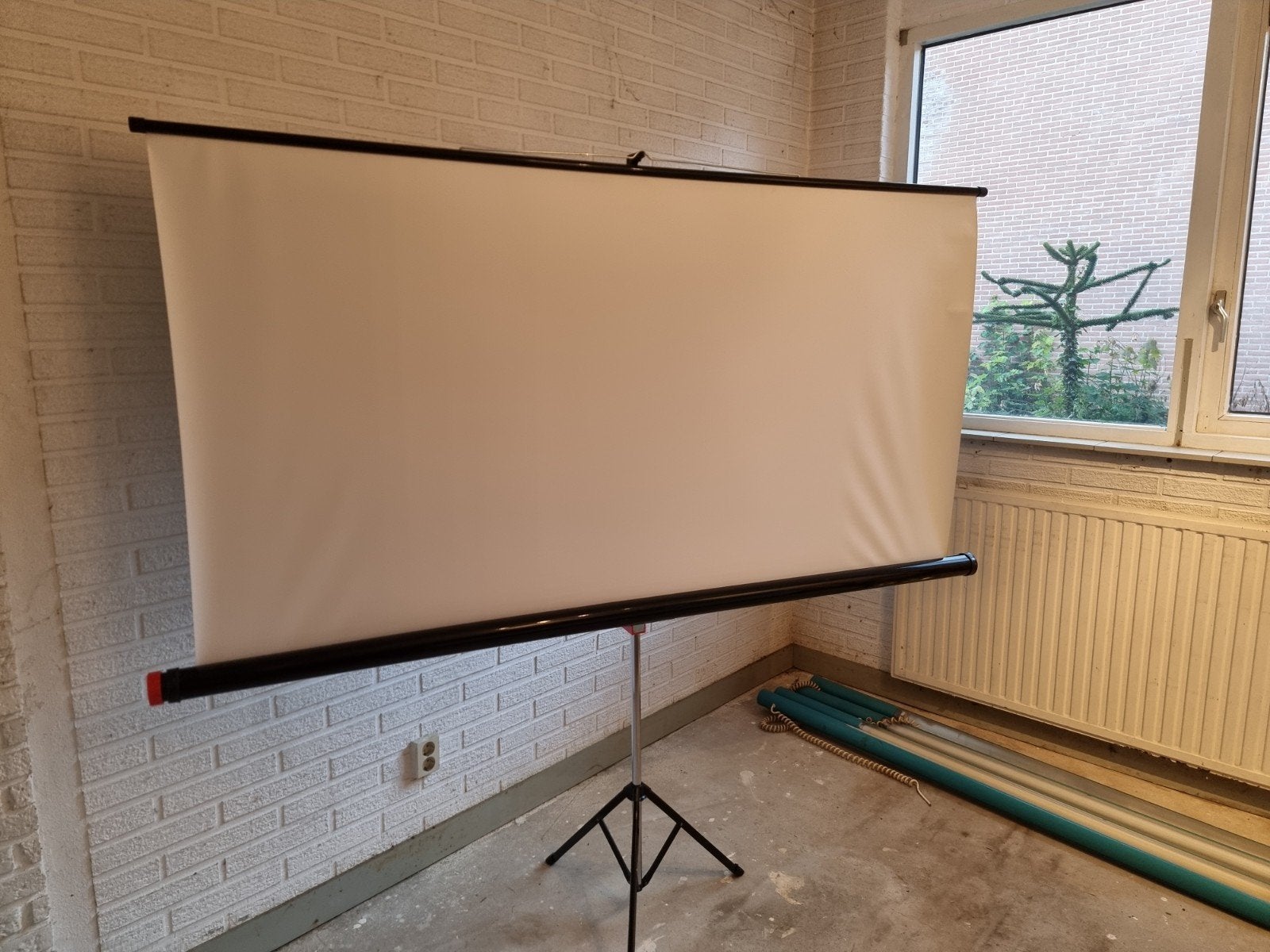 PROJECTIE SCHERM NIEUW, Ophalen, Nieuw