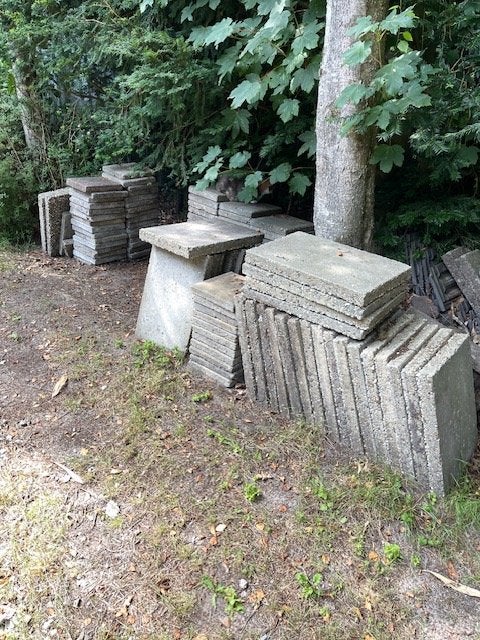 Gratis af te halen in Drenthe stoep en grind tegels, Ophalen, Gebruikt, Beton, Terrastegels