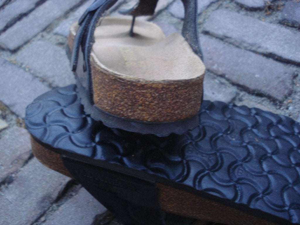 BIRKENSTOCK GIZEH ZWART LAK 39 NU GRATIS VERZENDING PER POST, Slippers, Verzenden, Zwart, Zo goed als nieuw