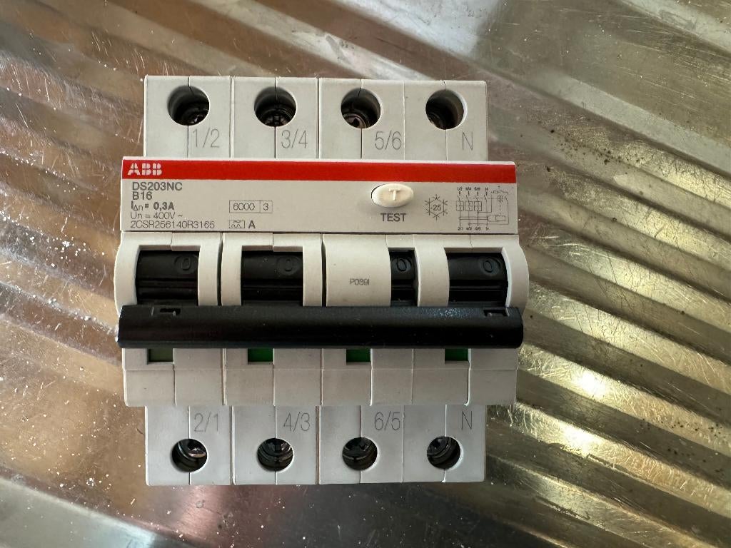 ABB aardlekautomaat 3P+N B16 300mA - Nieuw!, Doe-het-zelf en Verbouw, Elektra en Kabels, Nieuw, Overige typen, Ophalen of Verzenden