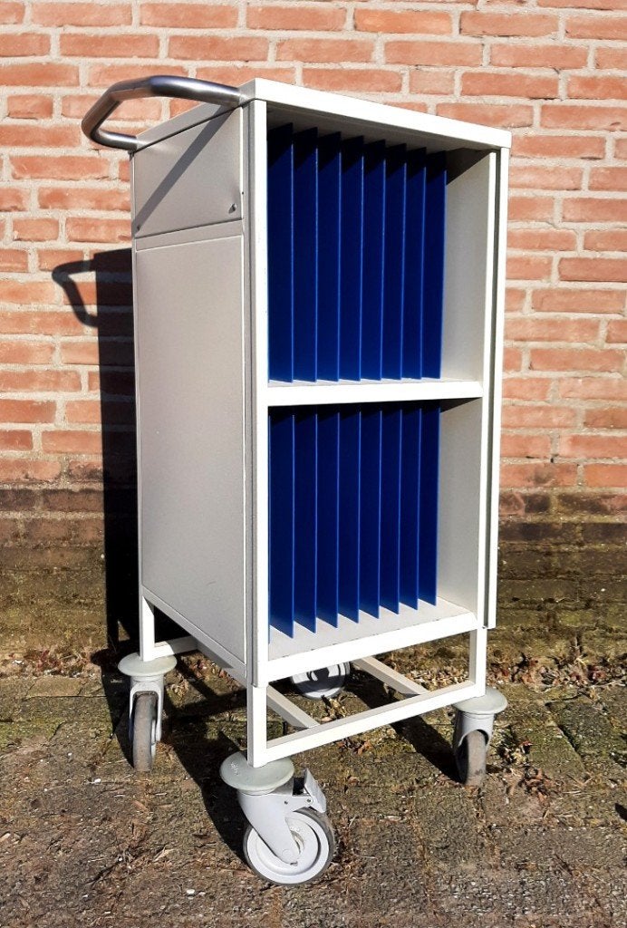 Vintage zusterkast. Merk: Snijders. 108,5 cm. hoog., Antiek en Kunst, Curiosa en Brocante, Ophalen