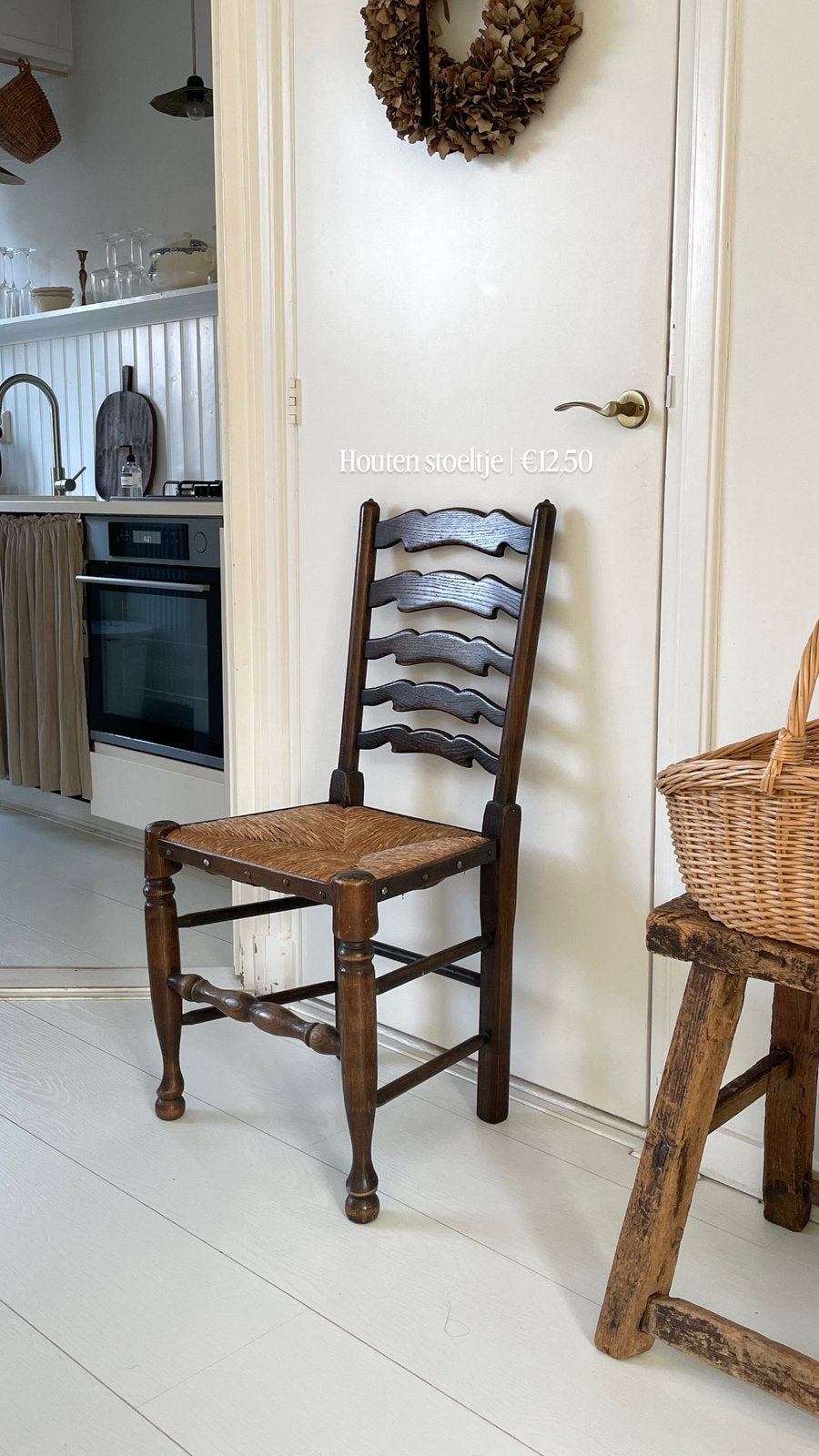 Houten stoel met biezen zitting, Ophalen