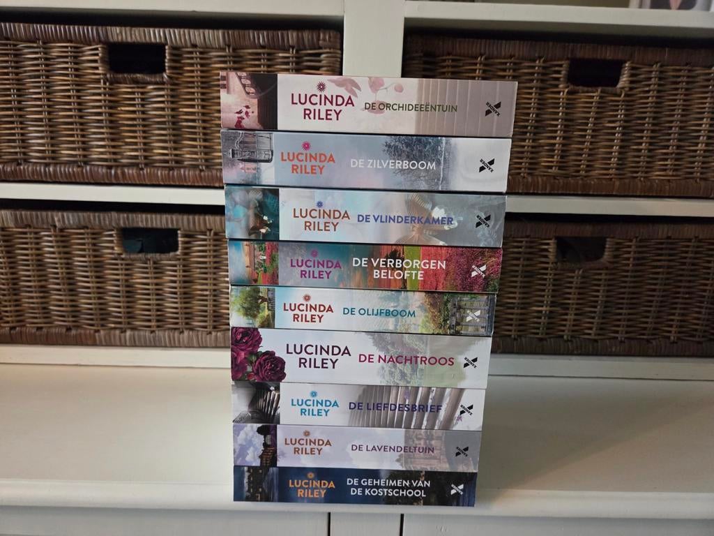 Lucinda Riley (9 boeken), Ophalen of Verzenden, Gelezen