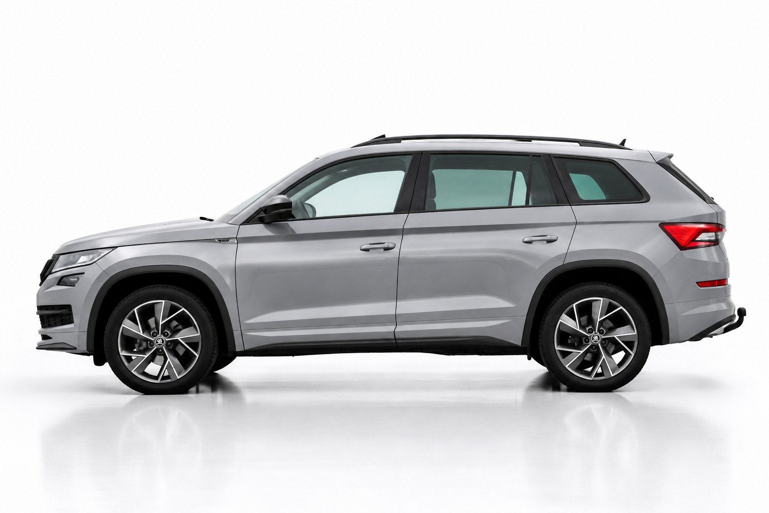 Skoda Kodiaq 1.5 TSI Sportline 7p. | PANORAMADAK | TREKHAAK, Voorwielaandrijving, 4 cilinders, 150 pk, 7 stoelen
