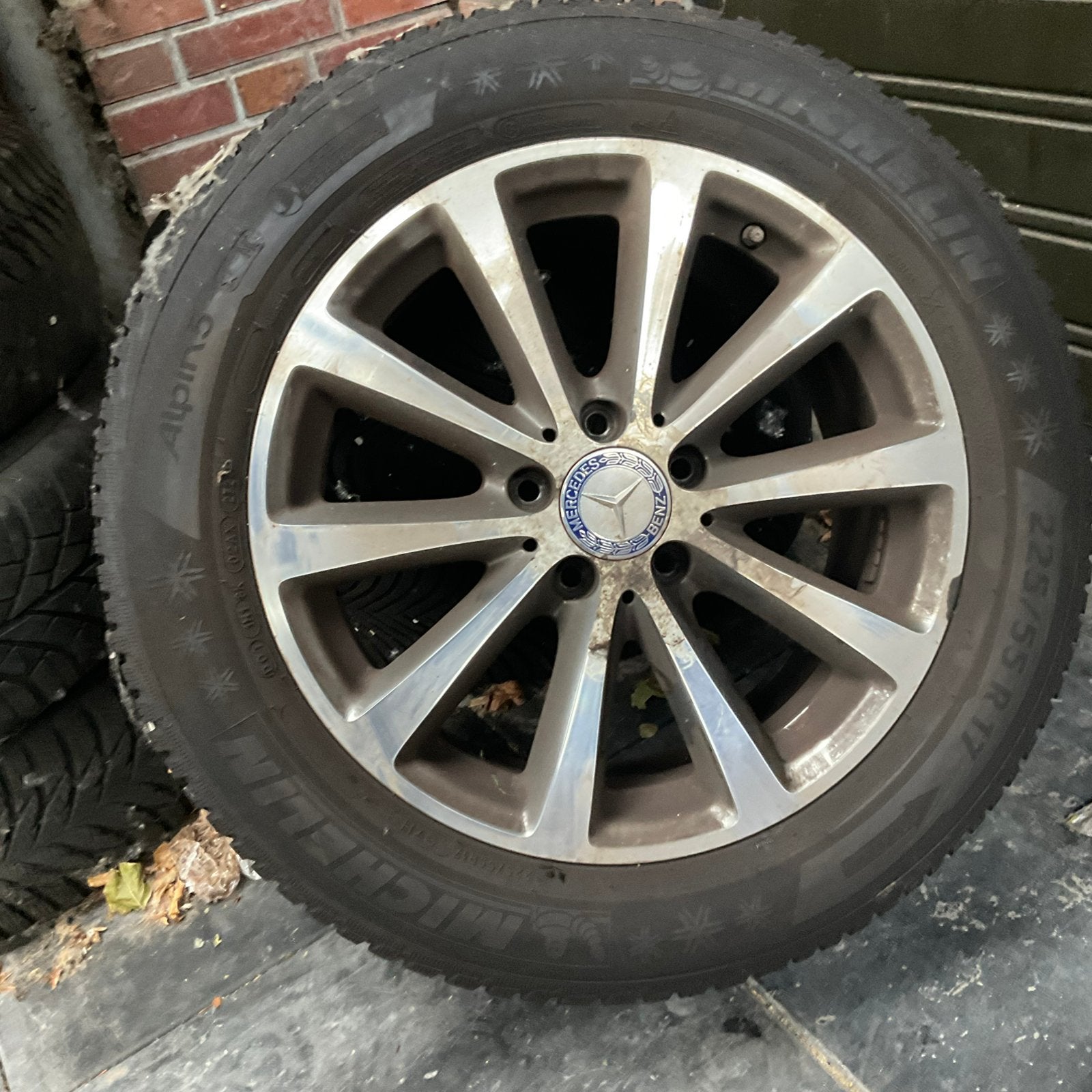 Bijna nieuwe mercedes winterbanden op velgen, Auto-onderdelen, Ophalen, Banden en Velgen, 17 inch, Winterbanden