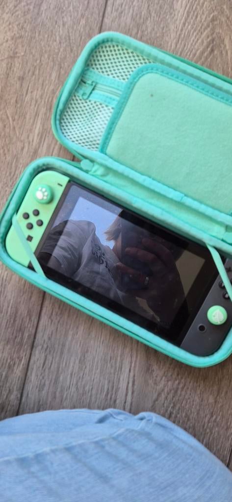 Nintendo Switch met animal Crossing hoes en accessoires, Online, Overige genres, 1 speler, Ophalen of Verzenden