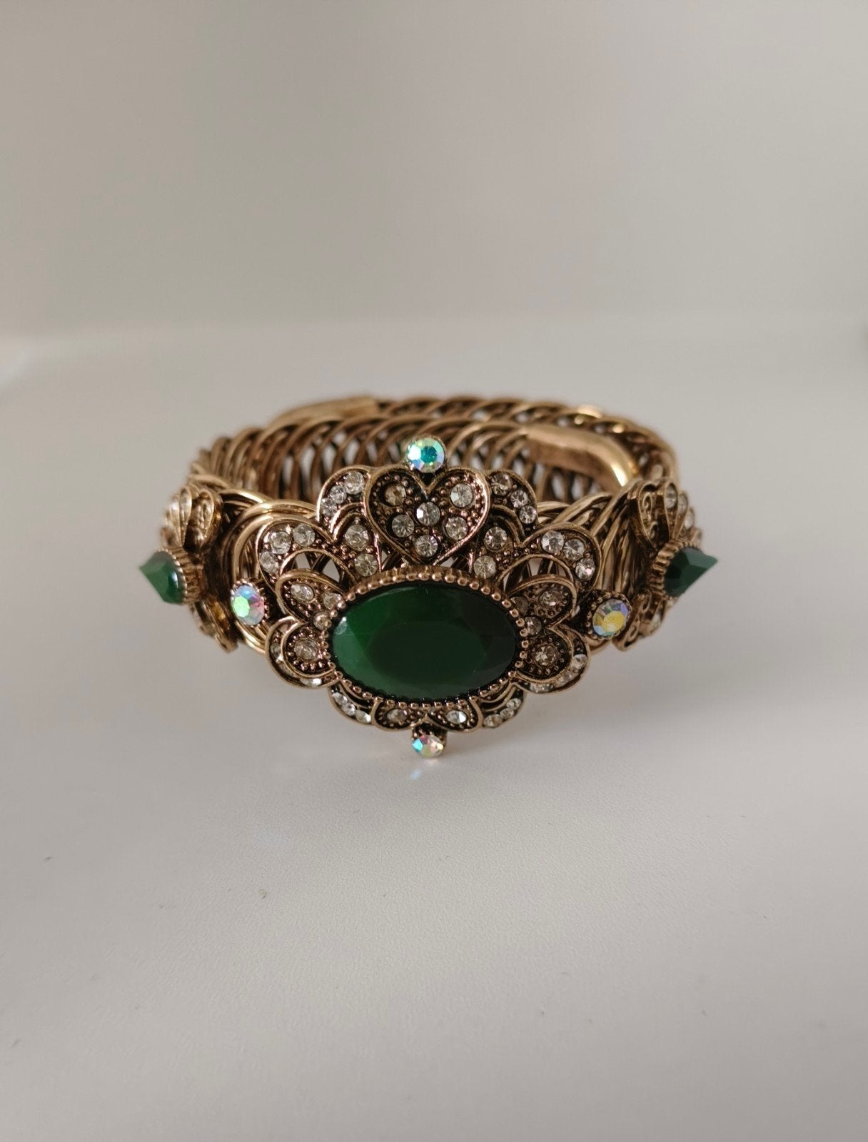 Vintage Armband met Groene en Kristalsteentjes, Met kristal, Overige materialen, Gebruikt, Verzenden