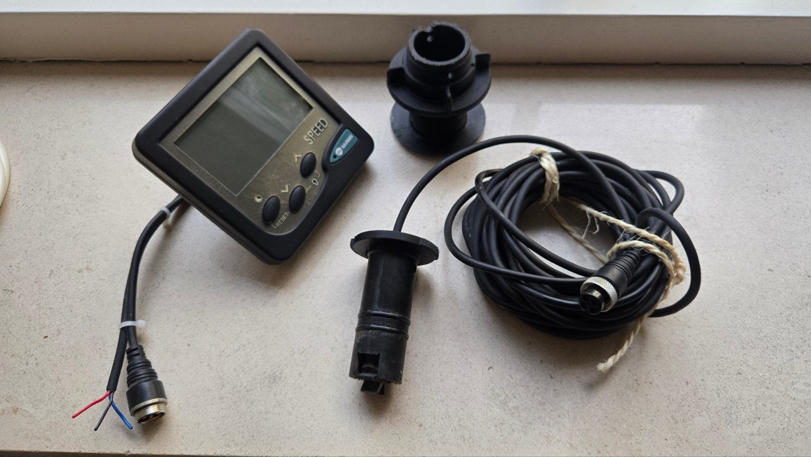 Navman S100 Log (scherm + transducer + huiddoorvoer), Ophalen of Verzenden, Gebruikt, Kaartplotter of Fish Finder