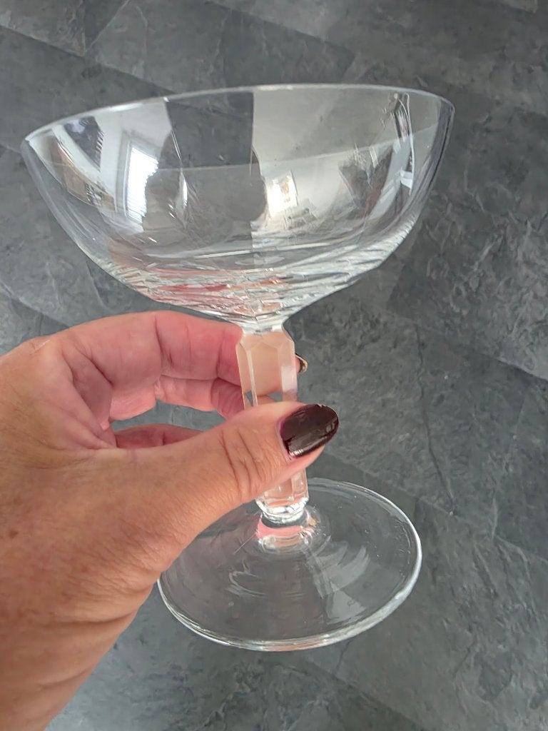 Elegante champagnecoupes of dessertglazen, Ophalen