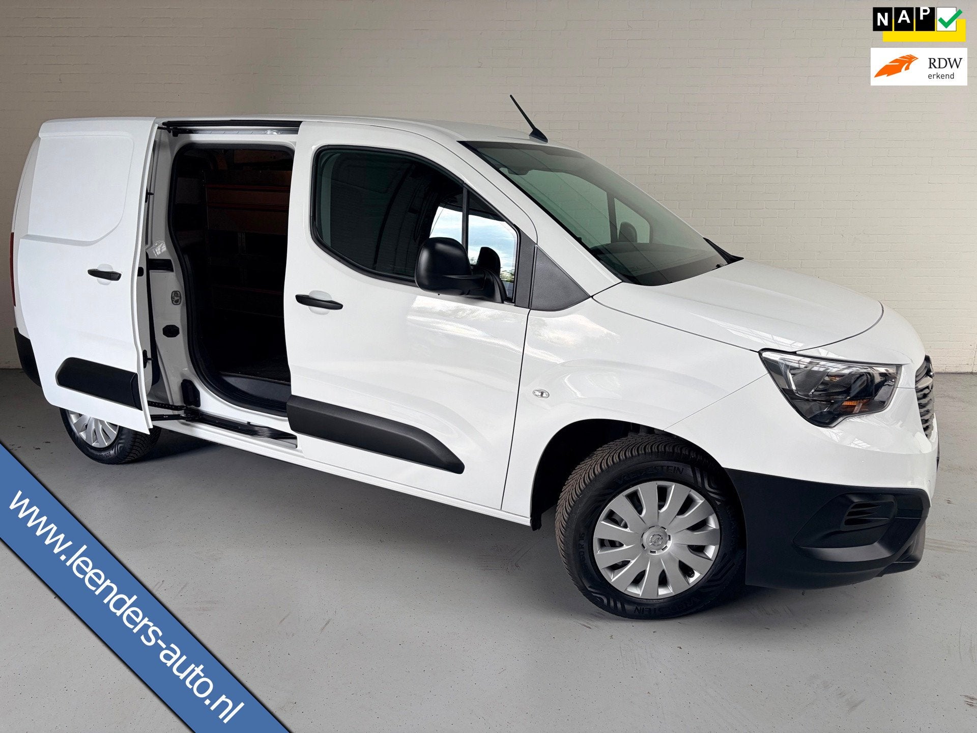 Opel Combo 1.5D 100pk euro6 L2H1 Edition, Airco, Groot Navig, Auto's, Voorwielaandrijving, Dealer onderhouden, Stof, Gebruikt