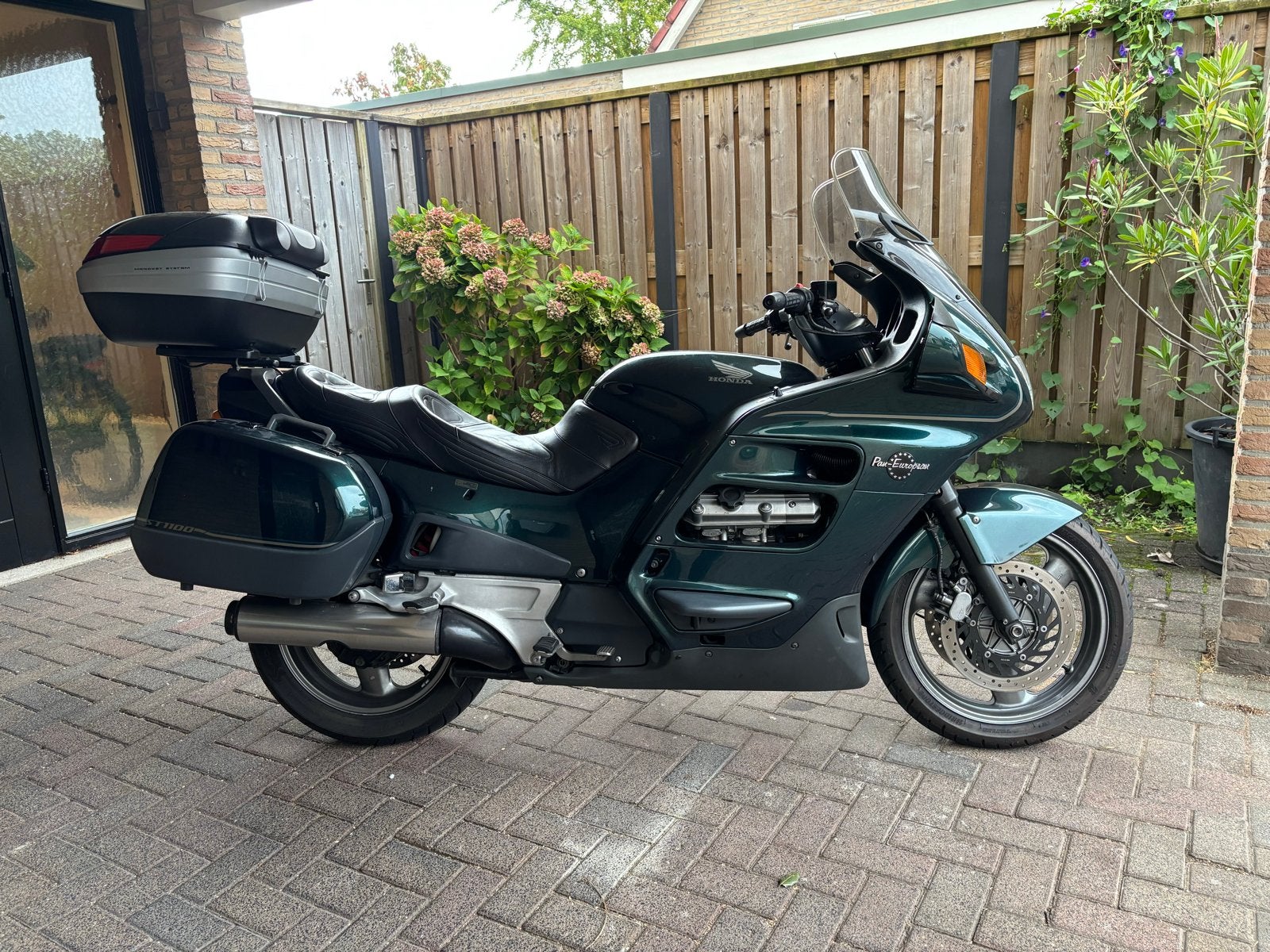 Honda ST1100 Pan European - Comfortabele Toermotor, Cardan-aandrijving, 4 cilinders, Motorrijbewijs A, Gebruikt