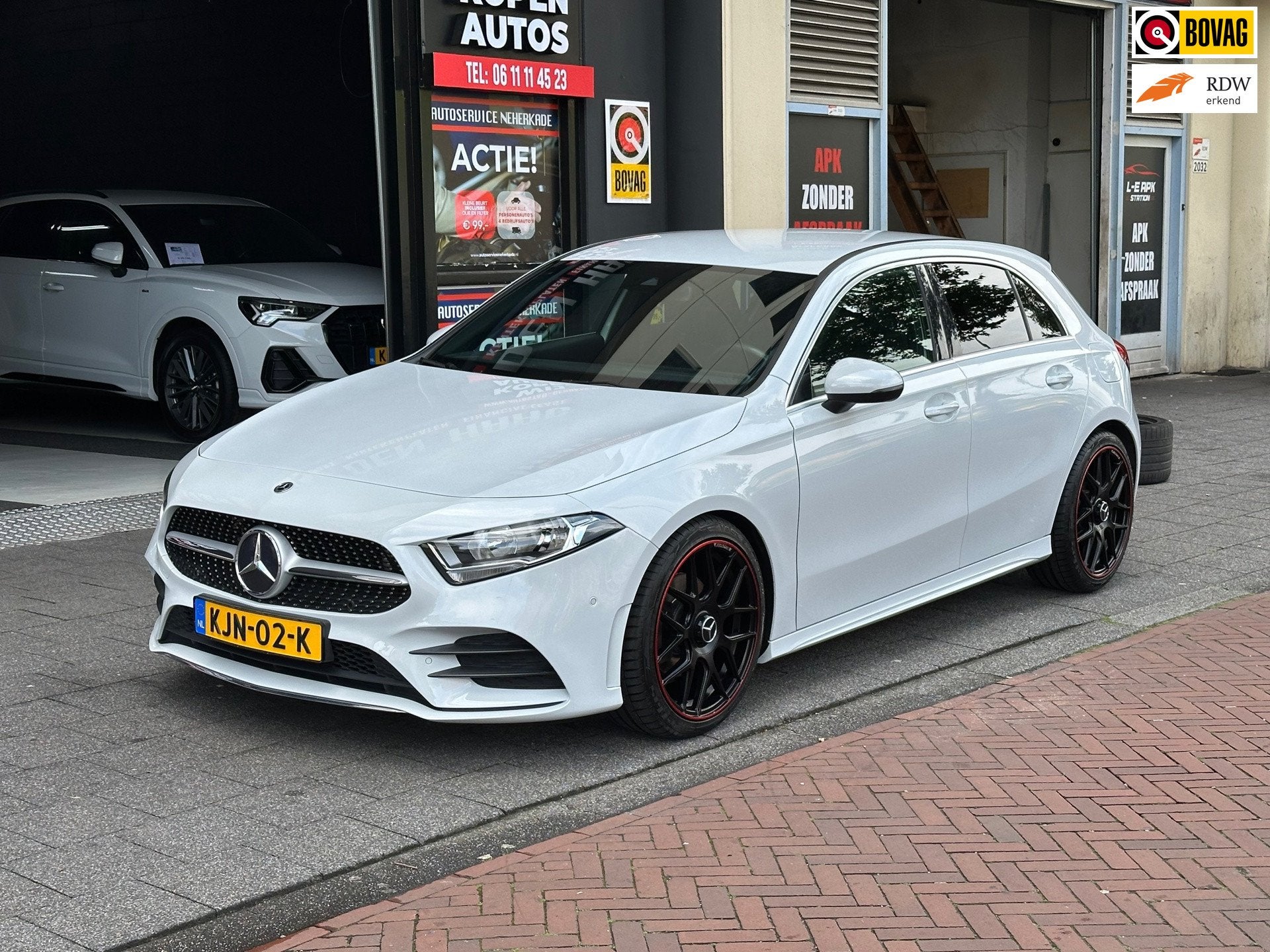 Mercedes-Benz A-klasse Amg 180 Aut Navi Sfeerverlichting 19', Auto's, Mercedes-Benz, 136 pk, Gebruikt, 4 cilinders, Wit
