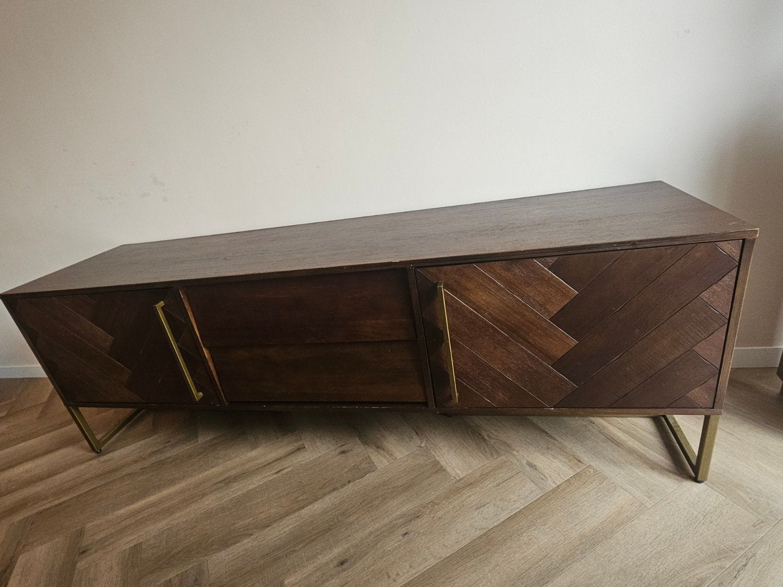 Dutchbone tv-meubel Class / visgraat, Modern, Industrieel, 150 tot 200 cm, Zo goed als nieuw, 25 tot 50 cm