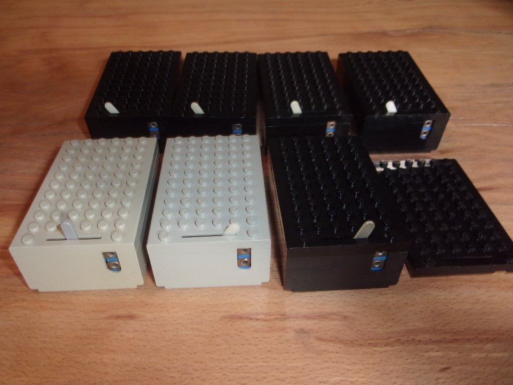 7 x Lego batterij box 4,5V , zwart en lichtgrijs bb0045c03, Ophalen of Verzenden, Gebruikt, Losse stenen, Lego