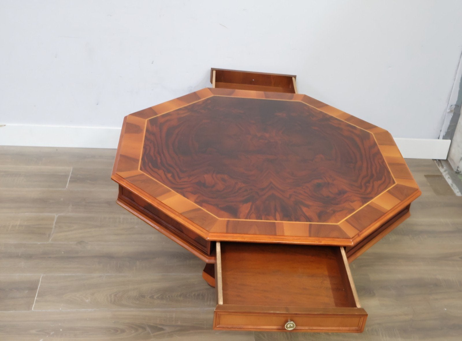 Antieke Art deco salontafel met lades - Wortelnoten hout, Antiek en Kunst, Antiek | Meubels | Tafels, Ophalen