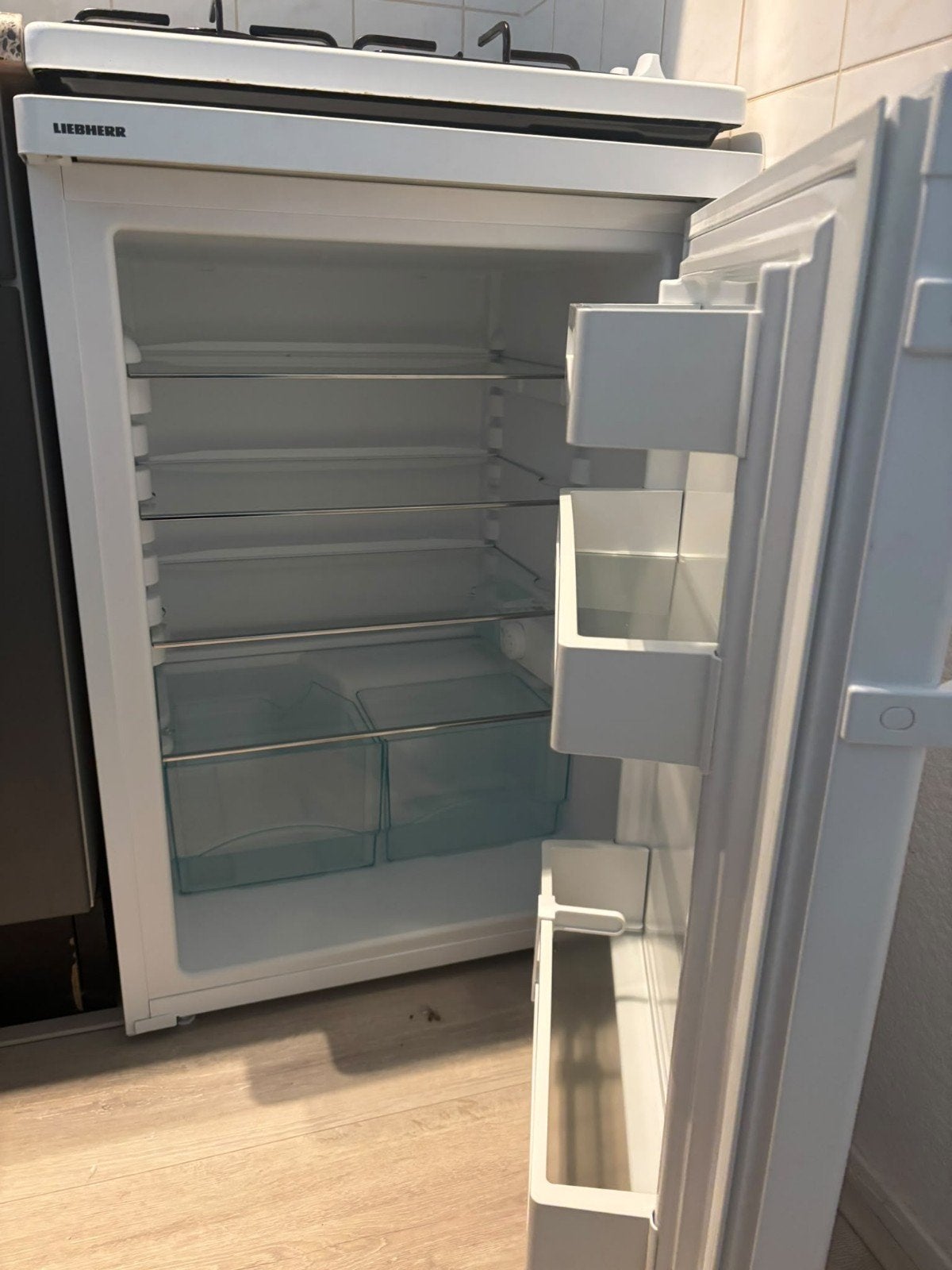 Liebherr tafelmodel koelkast, 100 tot 150 liter, Ophalen, 85 tot 120 cm, Zonder vriesvak