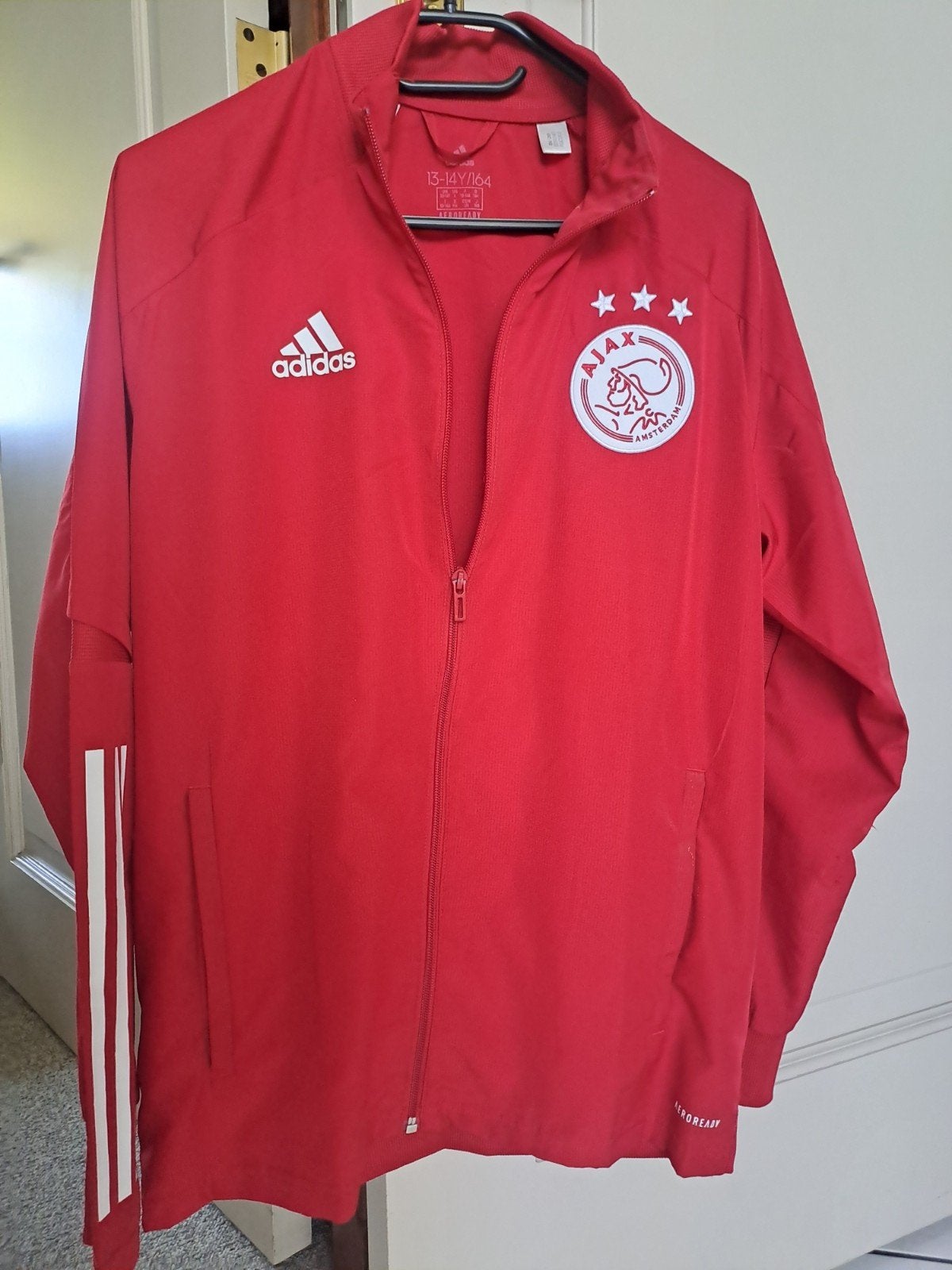 Adidas Ajax Trainingsjack Rood - Maat 13-14Y/164, Ophalen of Verzenden, Zo goed als nieuw, Voetbal