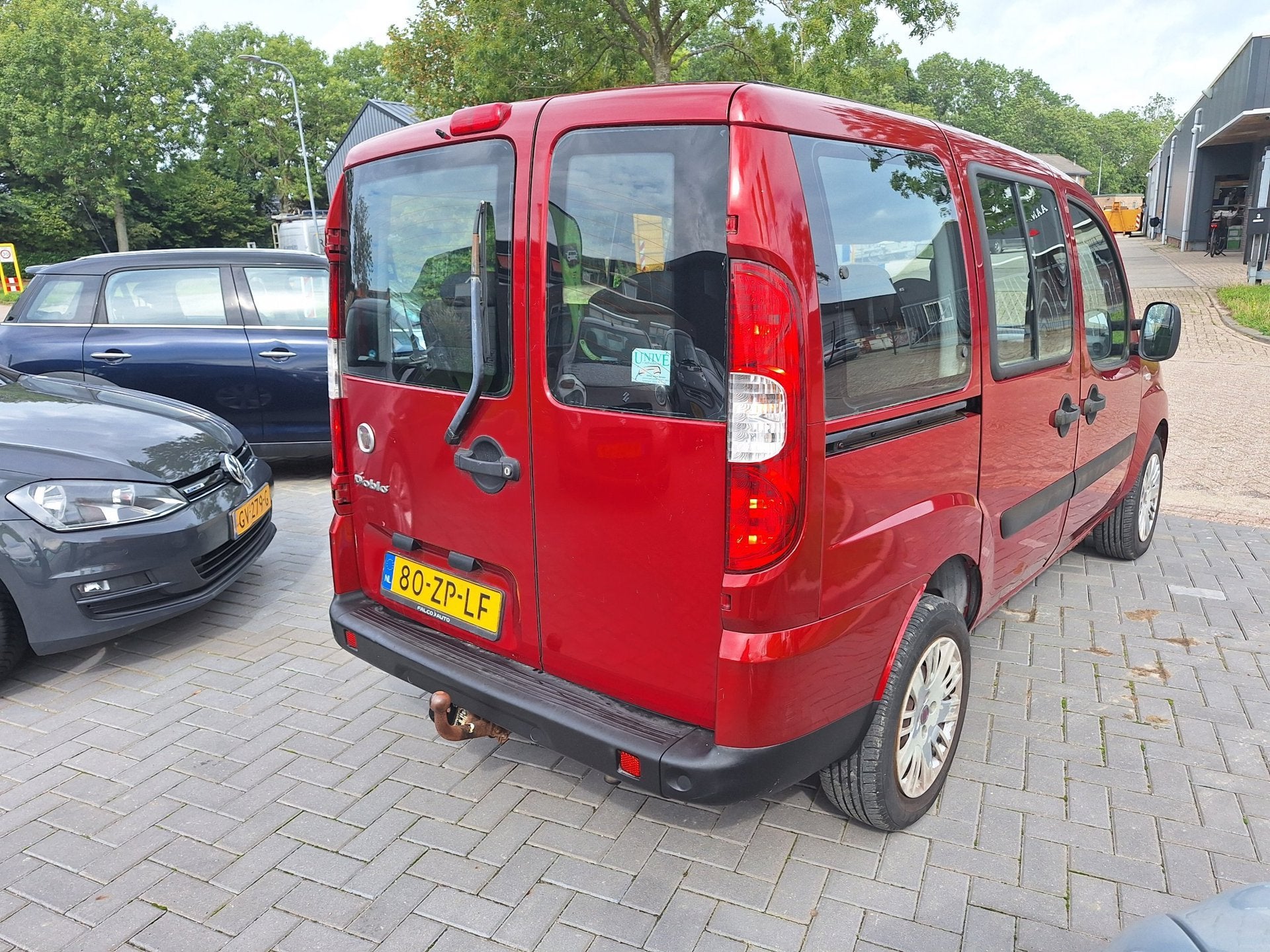 Fiat Doblò 1.4 Family / 7- persoons / APK april 2027, Auto's, Voorwielaandrijving, Metallic lak, Gebruikt, 4 cilinders