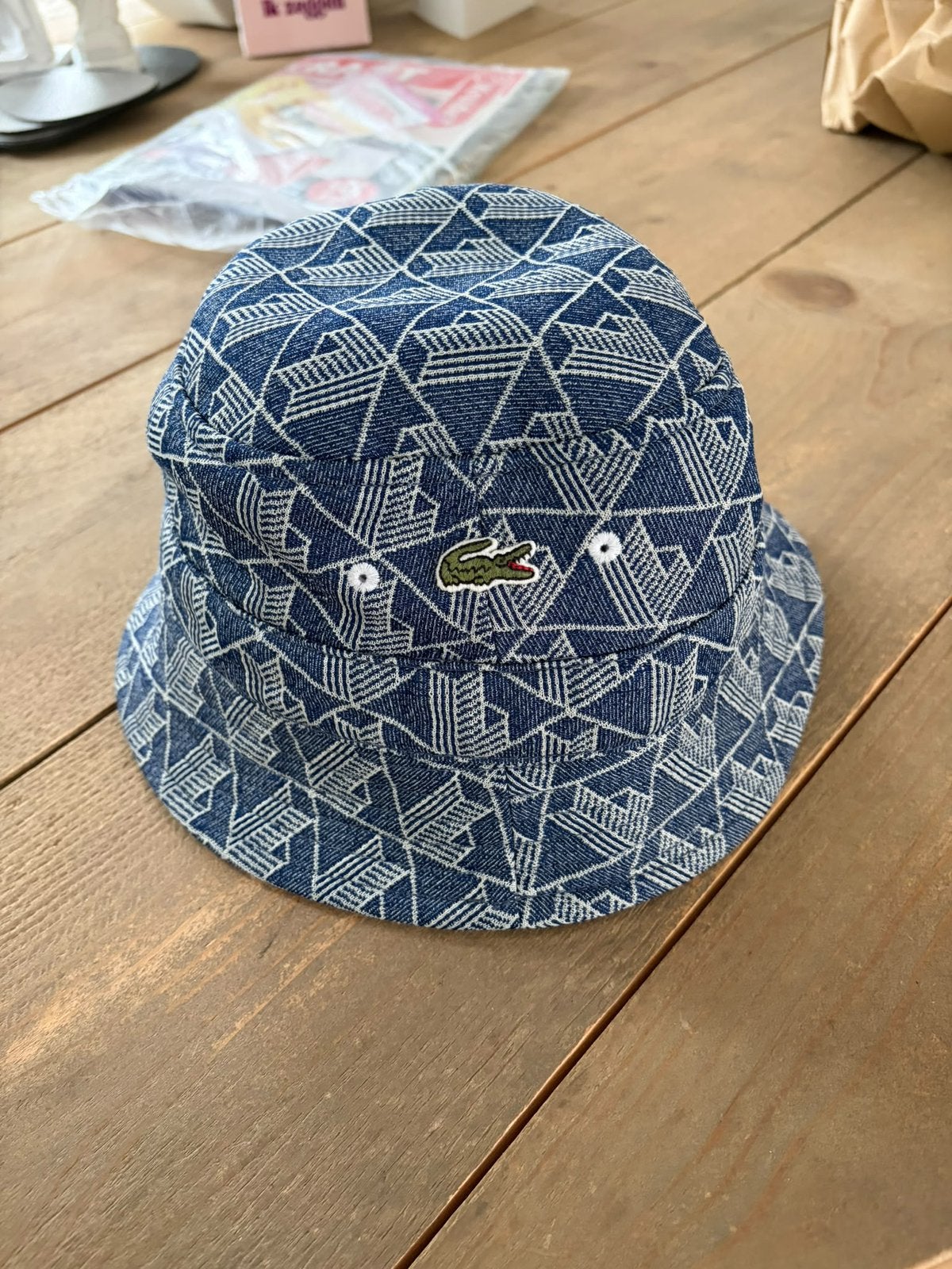 Lacoste buckhat blauw en offwhite, Ophalen of Verzenden, Zo goed als nieuw, One size fits all