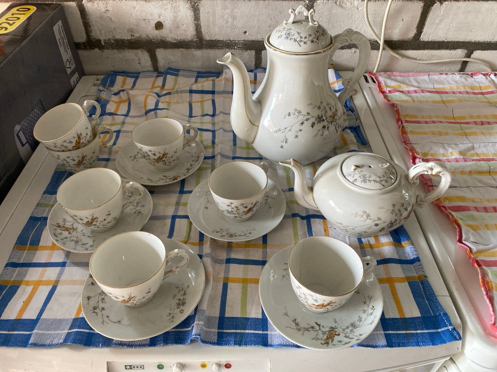 Vintage porseleinen koffie- en theeservies met vogelmotief, Ophalen