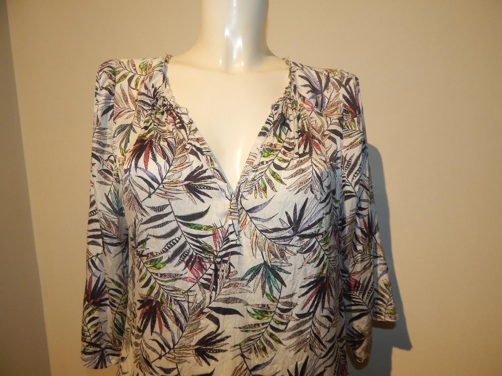 Dea Kudibal zijde kleurrijke print v hals mt XL, Kleding | Dames, Blouses en Tunieken, Overige kleuren, Verzenden, Maat 46/48 (XL) of groter