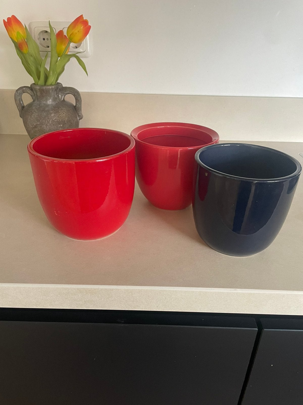 Rode en blauwe stenen potten., Steen, Rond, Binnen, Ophalen of Verzenden